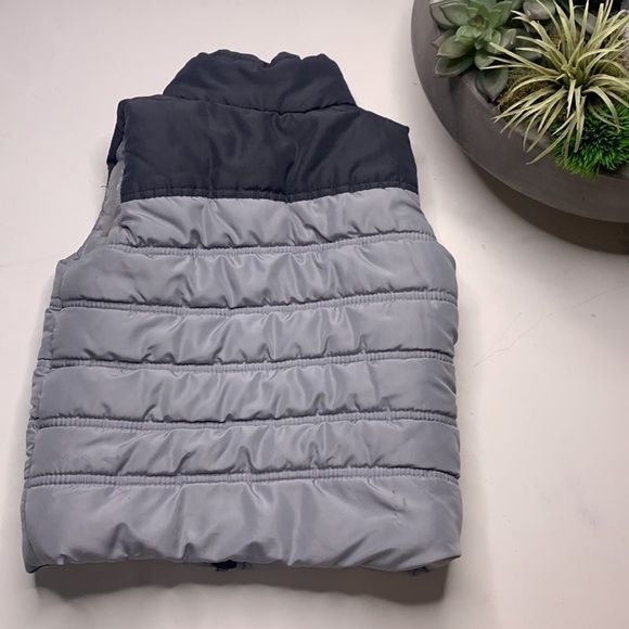 Calvin Klein jeans color block gray puffer vest 24 months baby unisex - Picture 4 of 8